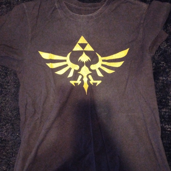 legend of Zelda Tops - Legend Of Zelda Triforce Tee in Black and Gold